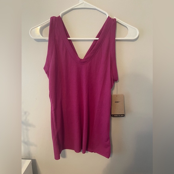 NIKE yoga workout tank - Picture 2 of 7